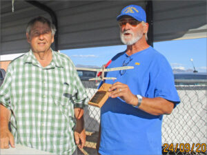 Bruno receives the fine trophy for Glider Endurance Flight!